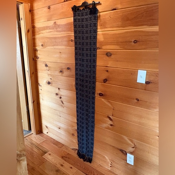 Liz Claiborne long scarf - Picture 5 of 6